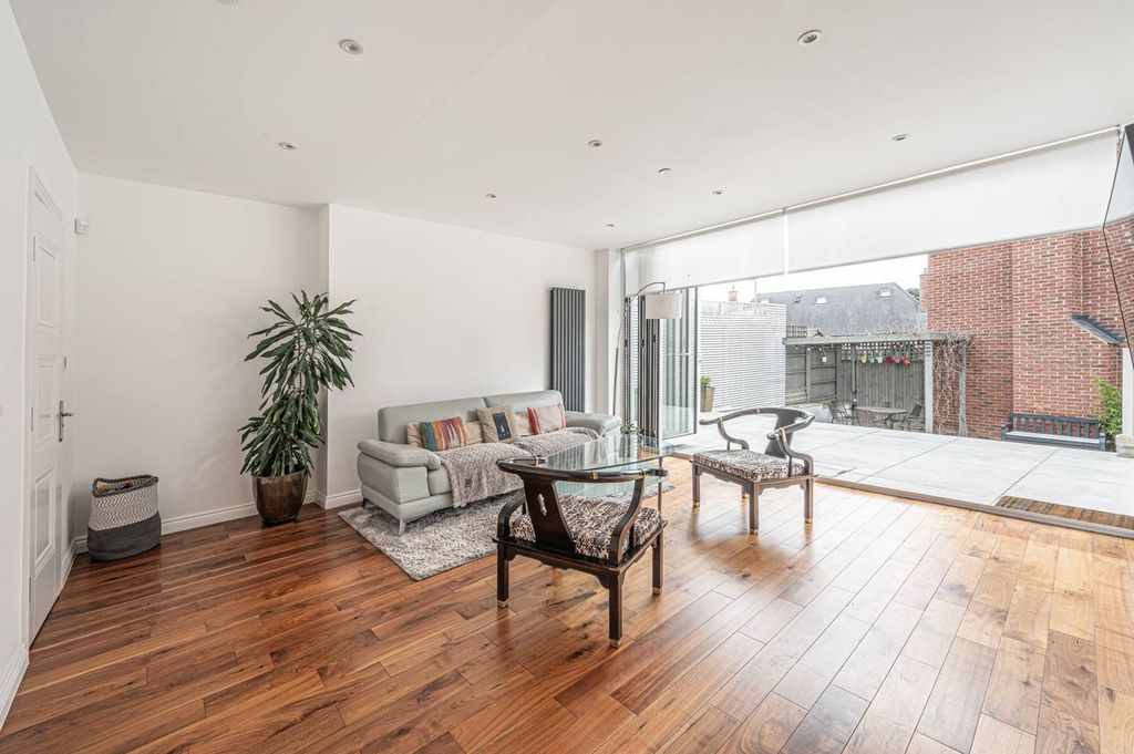 Property photo 1 of 15