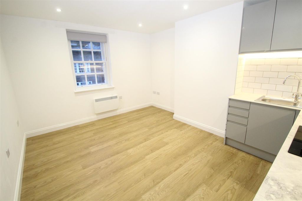 Property photo 2 of 12 Img_9884.Jpg