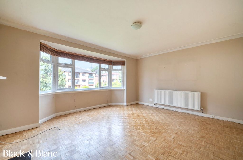 Property photo 3 of 16 Living Room