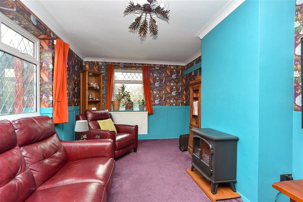 Property photo 2 of 11 Lounge