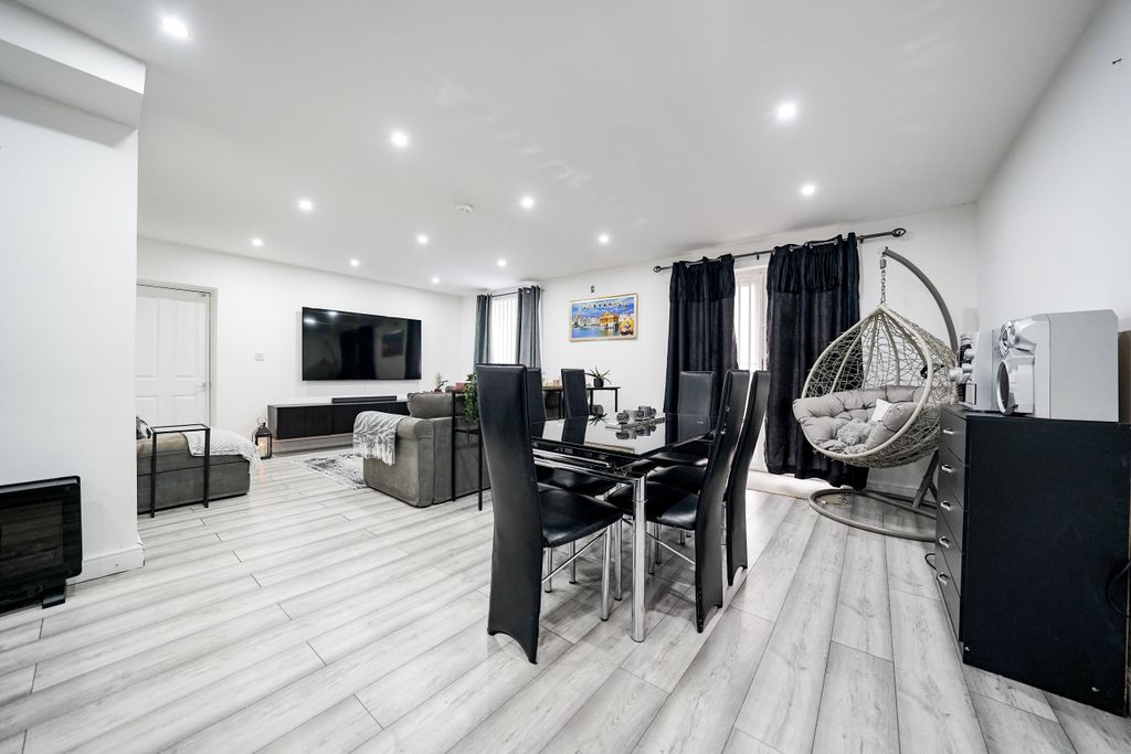 Property photo 3 of 26 Dsc00620