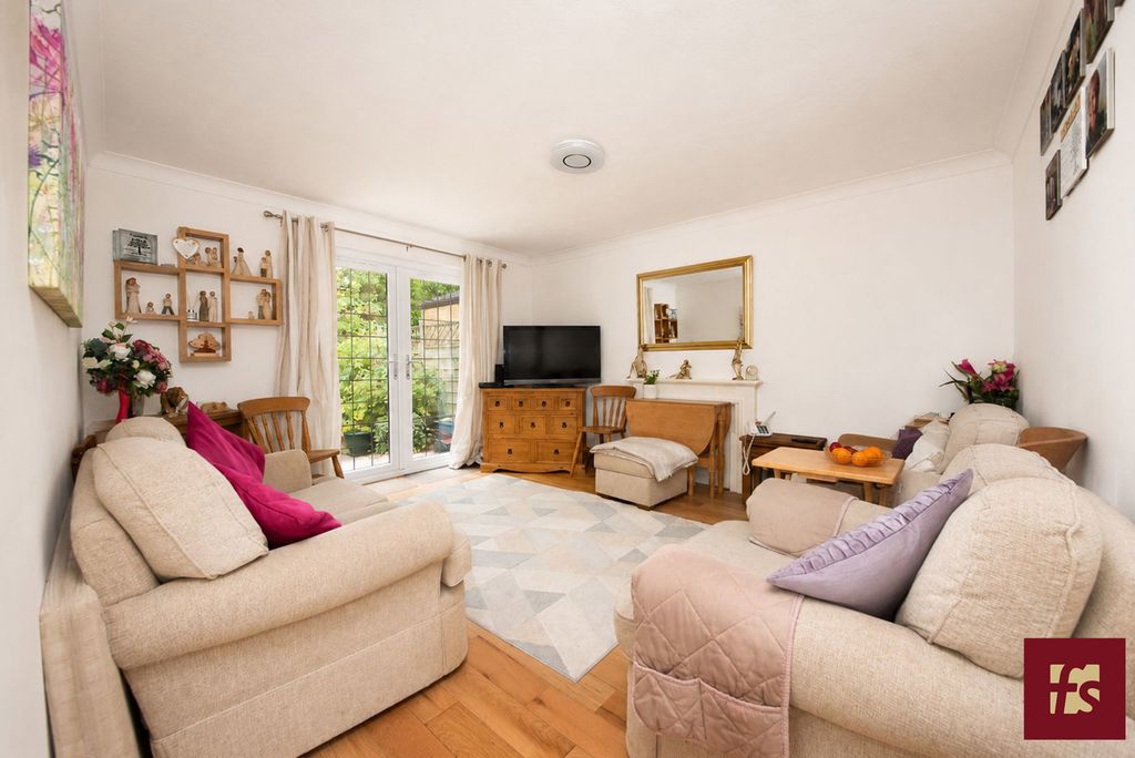 Property photo 3 of 11