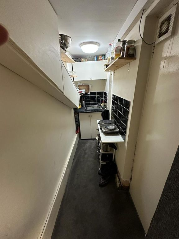 Property photo 3 of 4 Kitchen