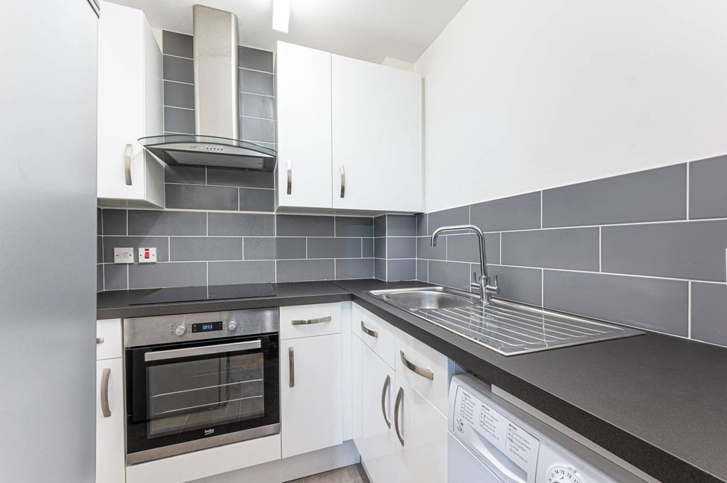 Property photo 1 of 3