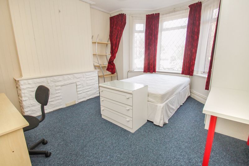 Additional image 5 of 6 bed detached house to rentOsborne Road, Winton BH9