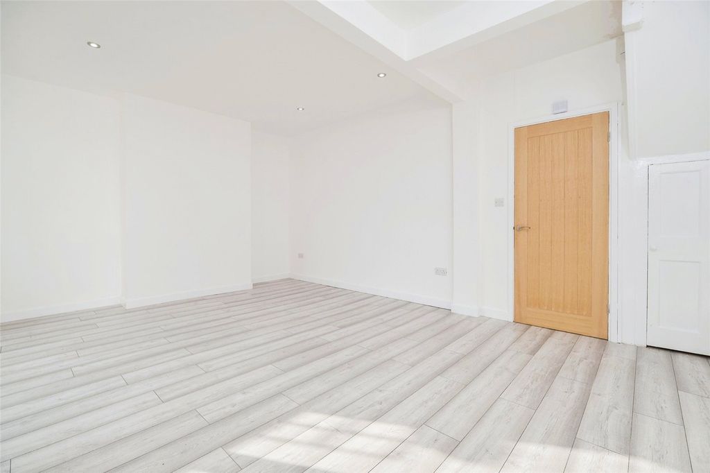 Property photo 3 of 9 Picture No. 03