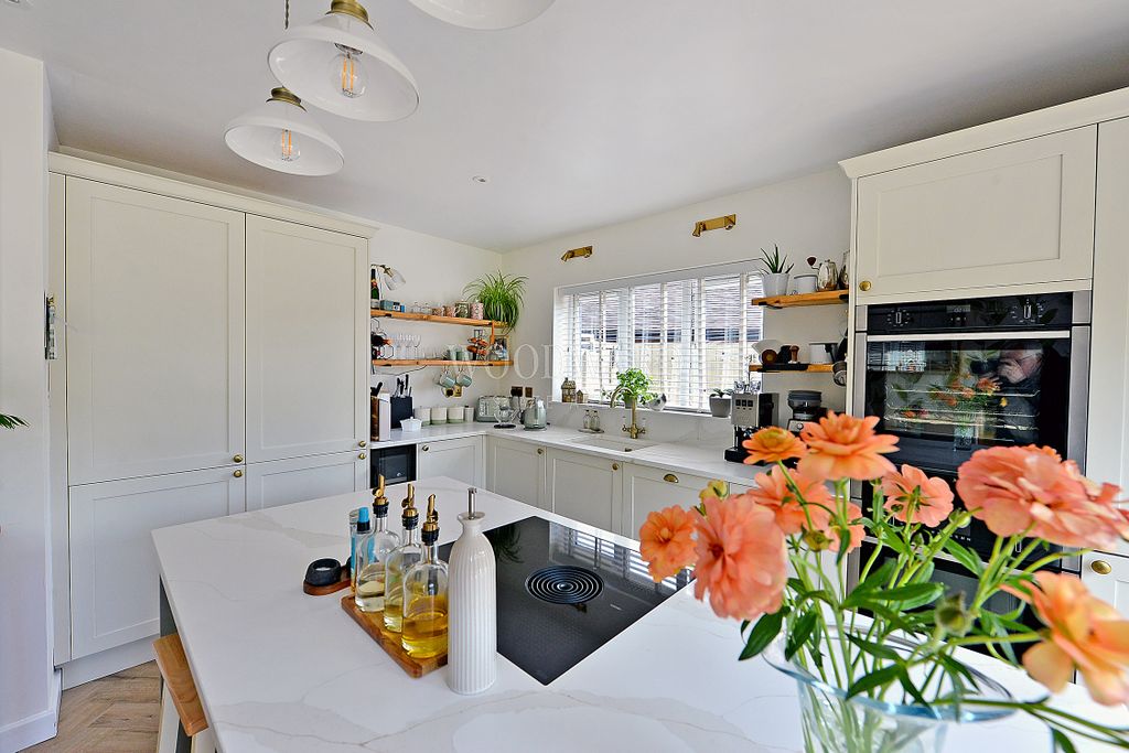 Property photo 2 of 26 Kitchen/Dining Room