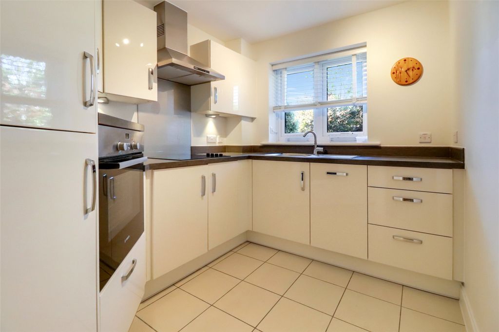 Property photo 2 of 12 Picture No. 10
