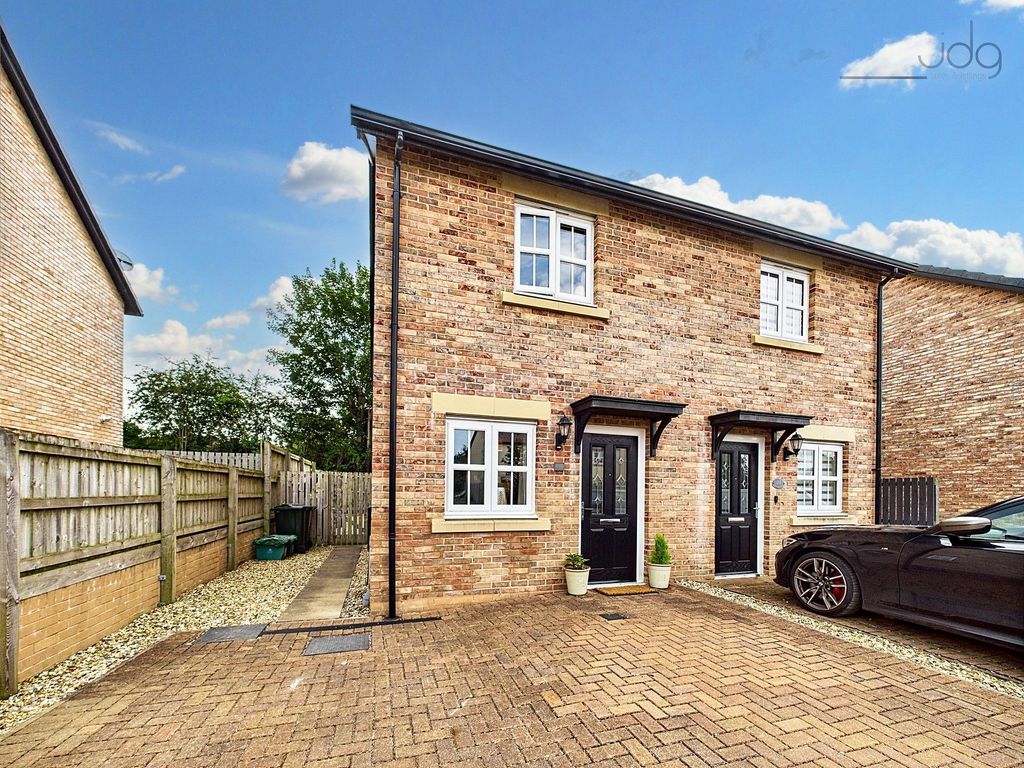 Property photo 1 of 12 Welcome To Forster Close
