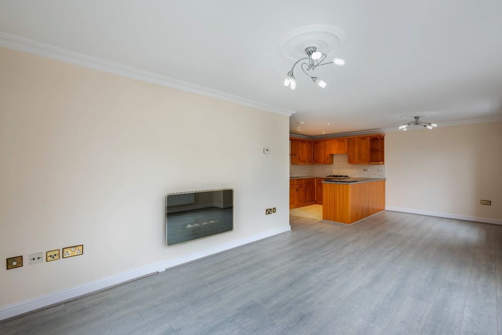 Property photo 3 of 11 Picture 3