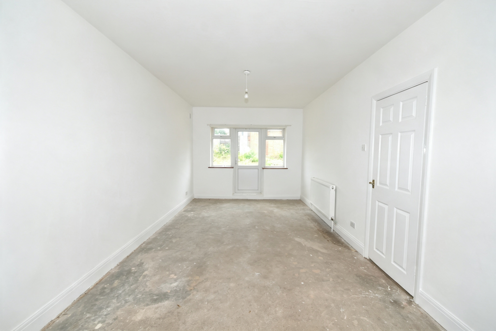 Property photo 1 of 19 Newly Refurbished 5 Bedroom House | En5 | £3,000 Pcm