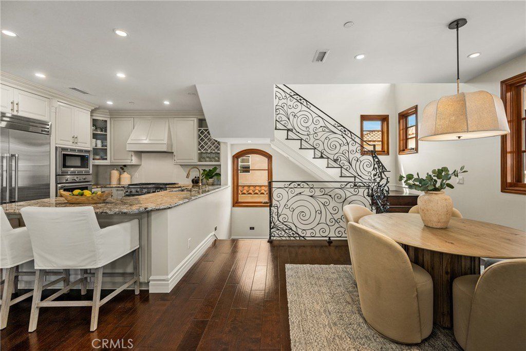 Property photo 3 of 40