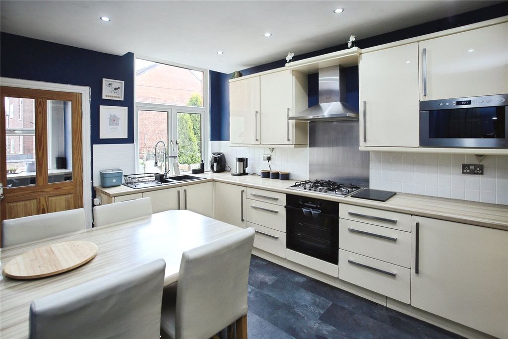 Property photo 3 of 29 Picture No. 17