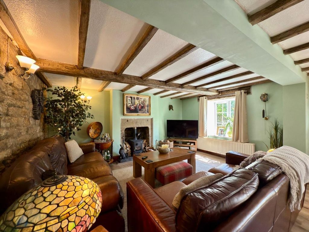 Property photo 3 of 17 4Fc8Ac69-8d66-40Db-9Ade-87420Bec6145.Jpeg