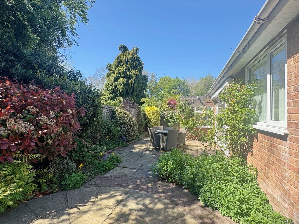 Property photo 3 of 19 Garden
