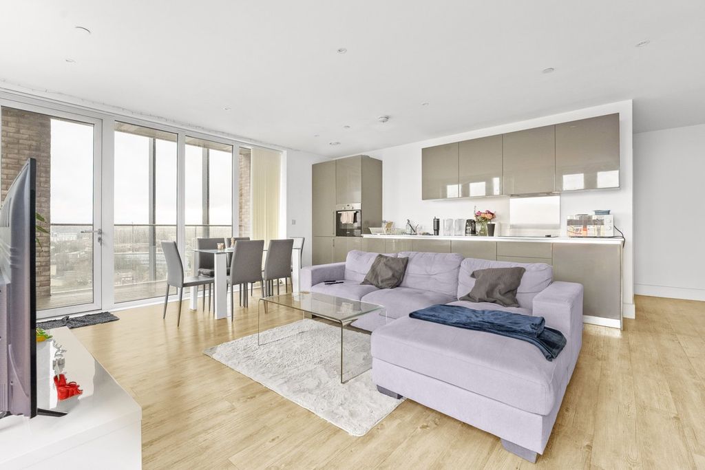 Property photo 3 of 14