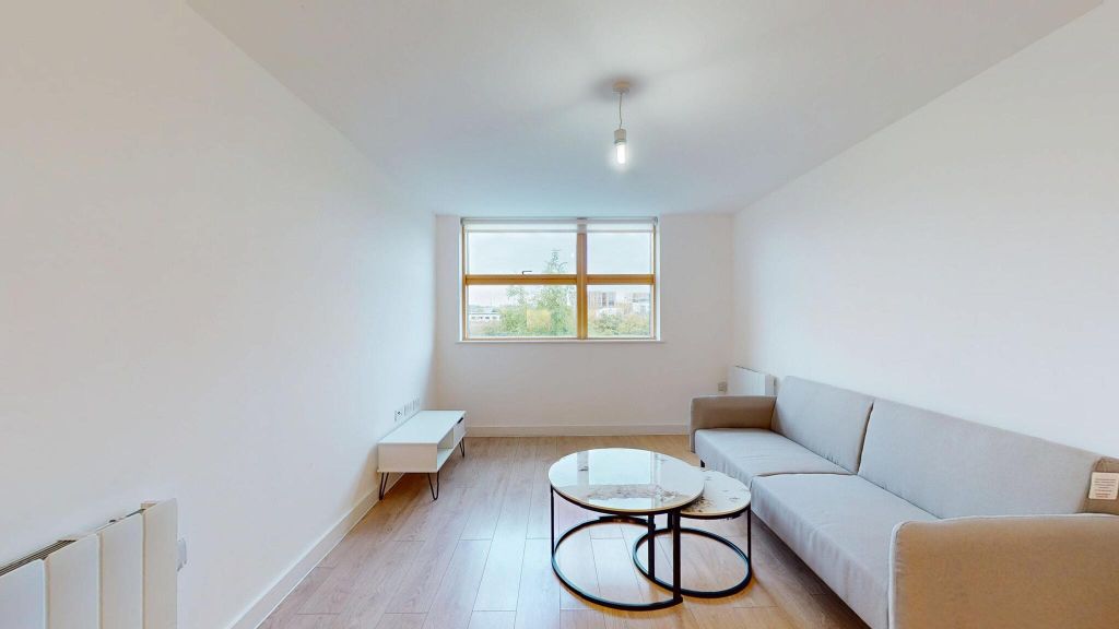 Property photo 1 of 21 Living Room