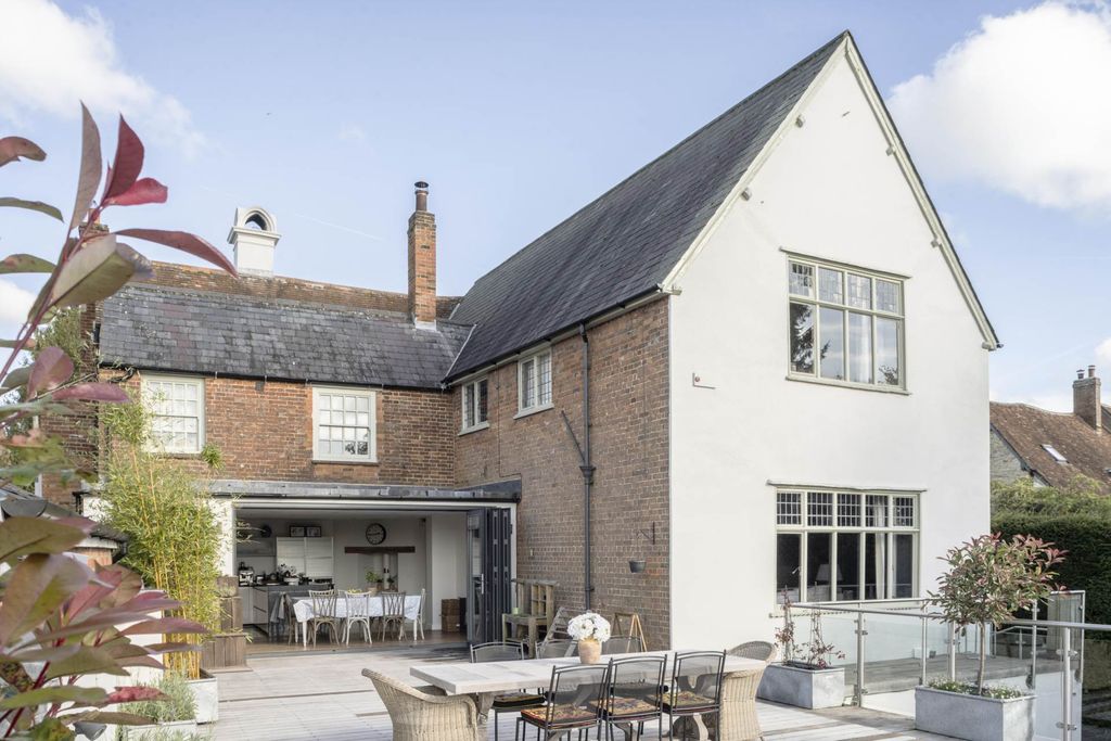 Property photo 2 of 25