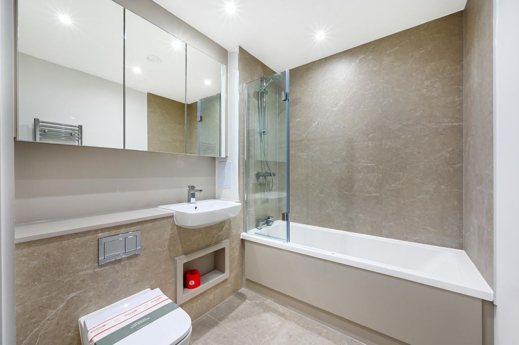 Property photo 1 of 2