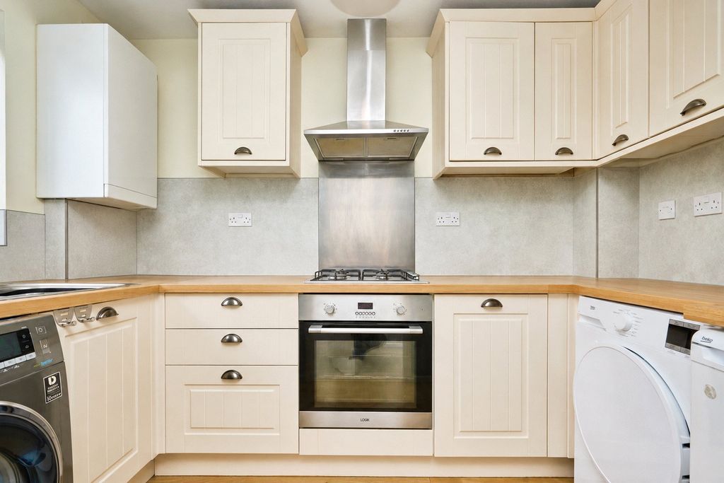 Property photo 2 of 35 Picture No. 09
