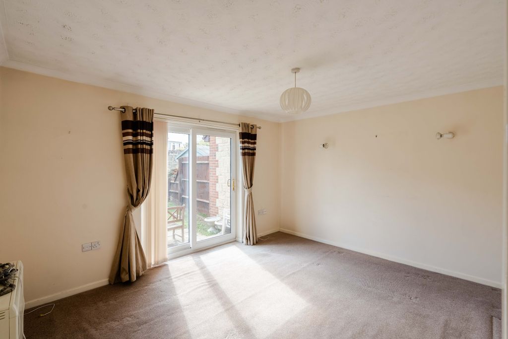 Property photo 2 of 13 1