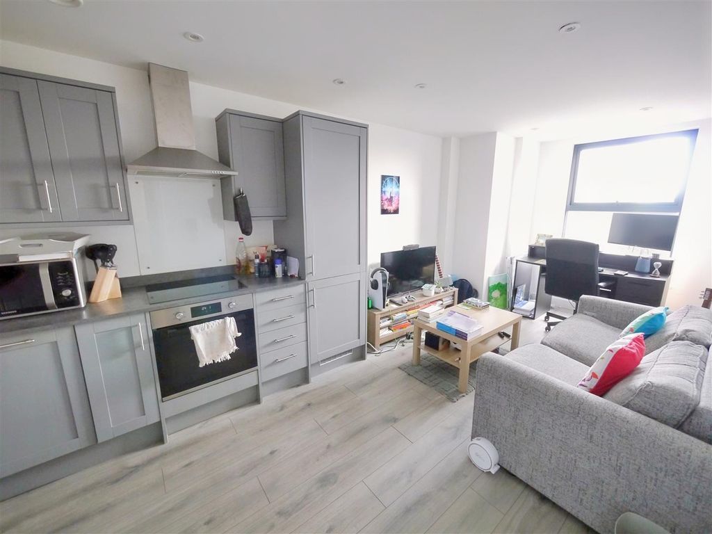 Property photo 2 of 7 Open Plan Living