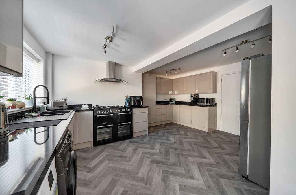 Property photo 3 of 28 1447171-12-69Ea42...
