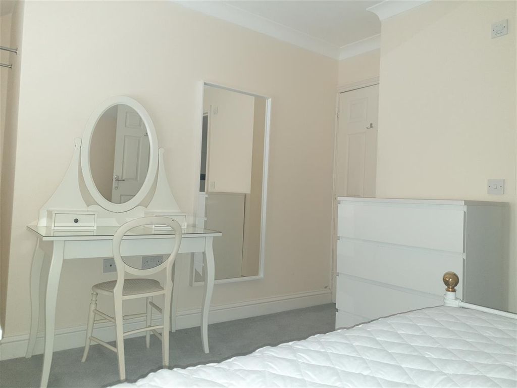 Property photo 3 of 3