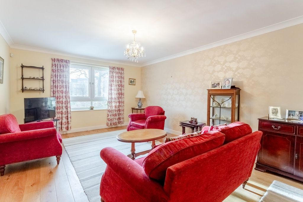 Property photo 2 of 25