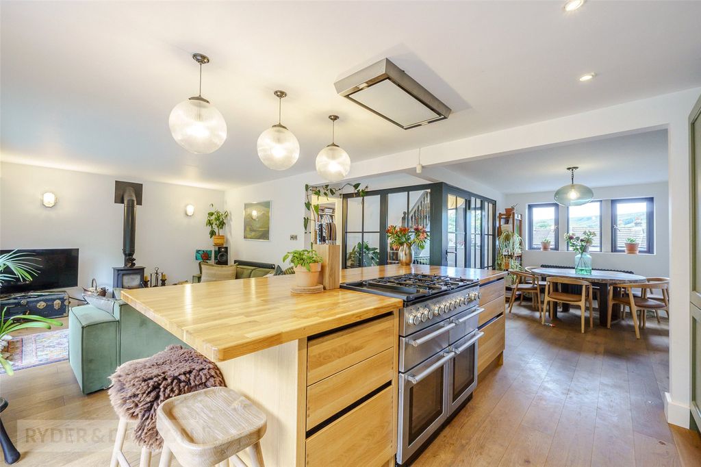 Property photo 2 of 22 Open Plan Living