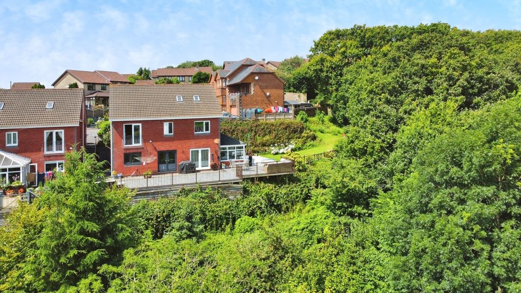 Property photo 1 of 32 3217191