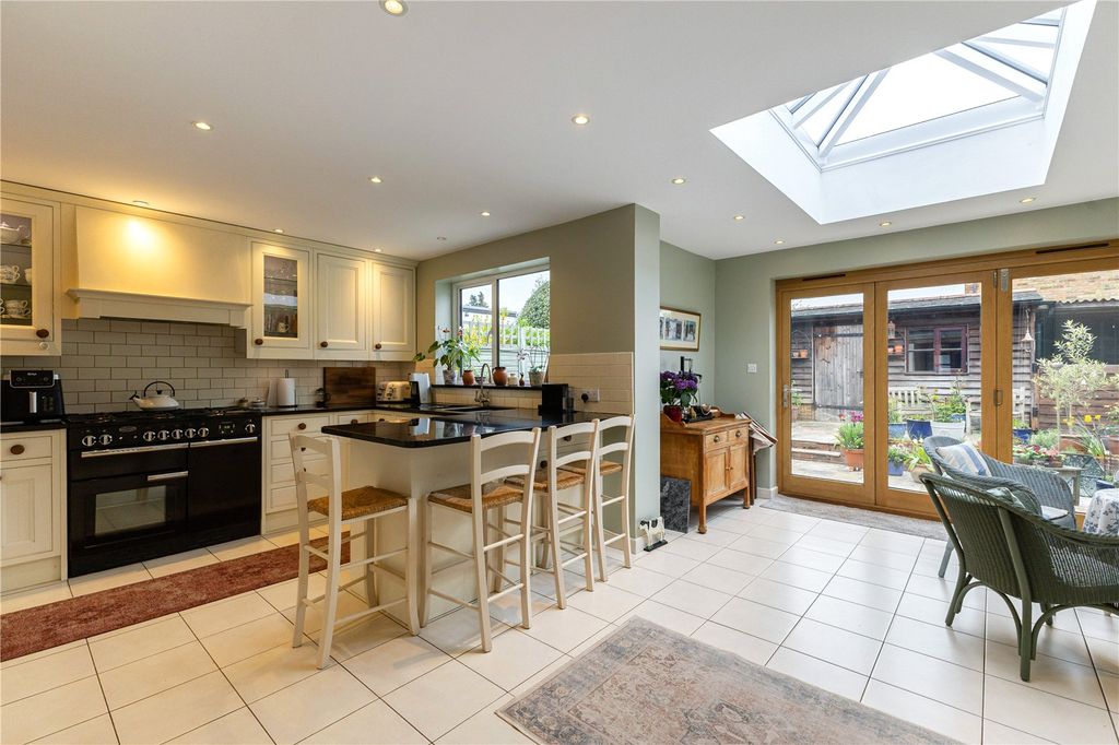 Property photo 3 of 12 Kitchen/Dining Room
