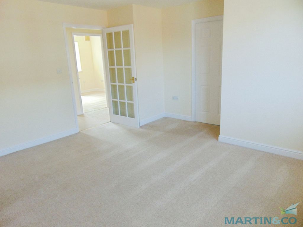 Property photo 3 of 7 19B7A640-Lounge 202