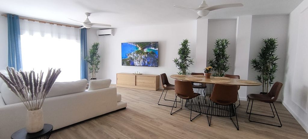 Property photo 3 of 27 Photo 2