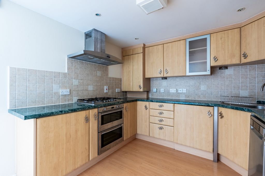 Property photo 2 of 13 2