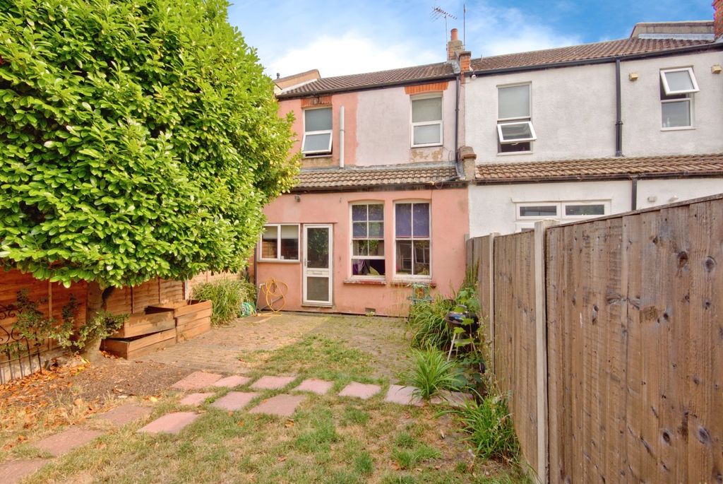 Property photo 2 of 17 Photo