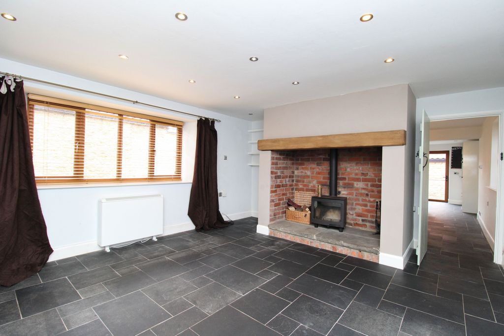 Property photo 3 of 15 Img_1438