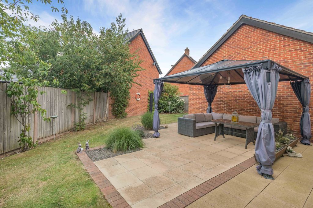 Property photo 3 of 17