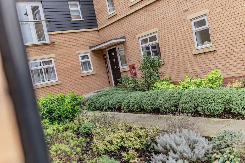 Property photo 1 of 25