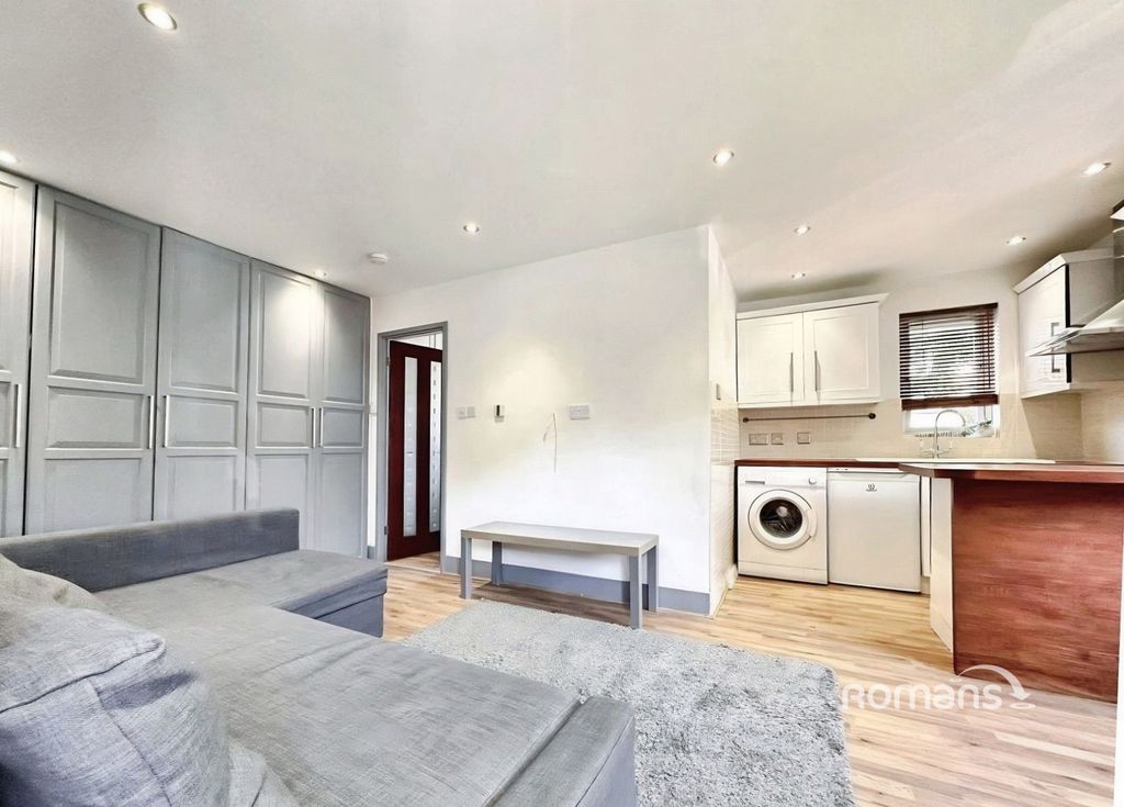 Property photo 3 of 7 Pbox-Img.Jpg