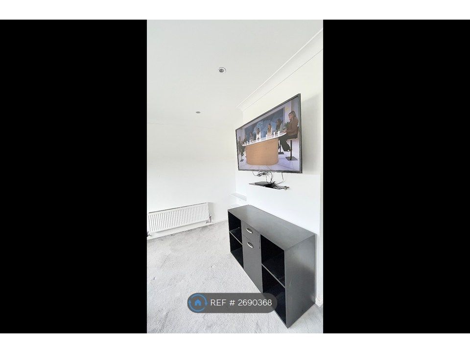 Property photo 3 of 9 Media Wall Area