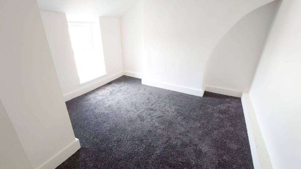 Property photo 2 of 3