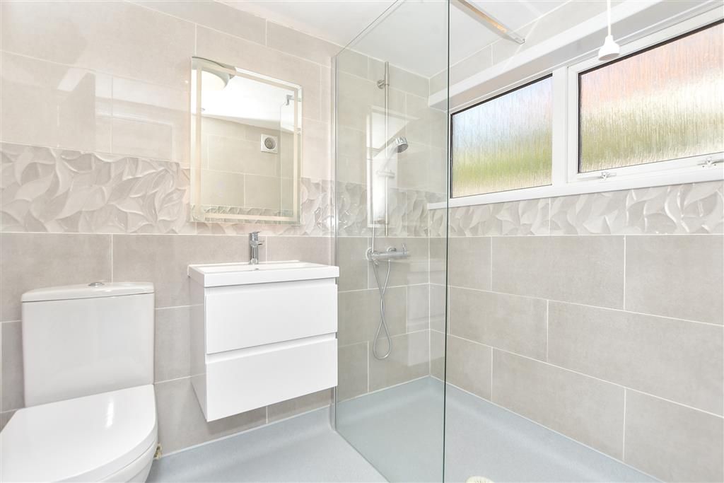 Property photo 3 of 13 Wet Room