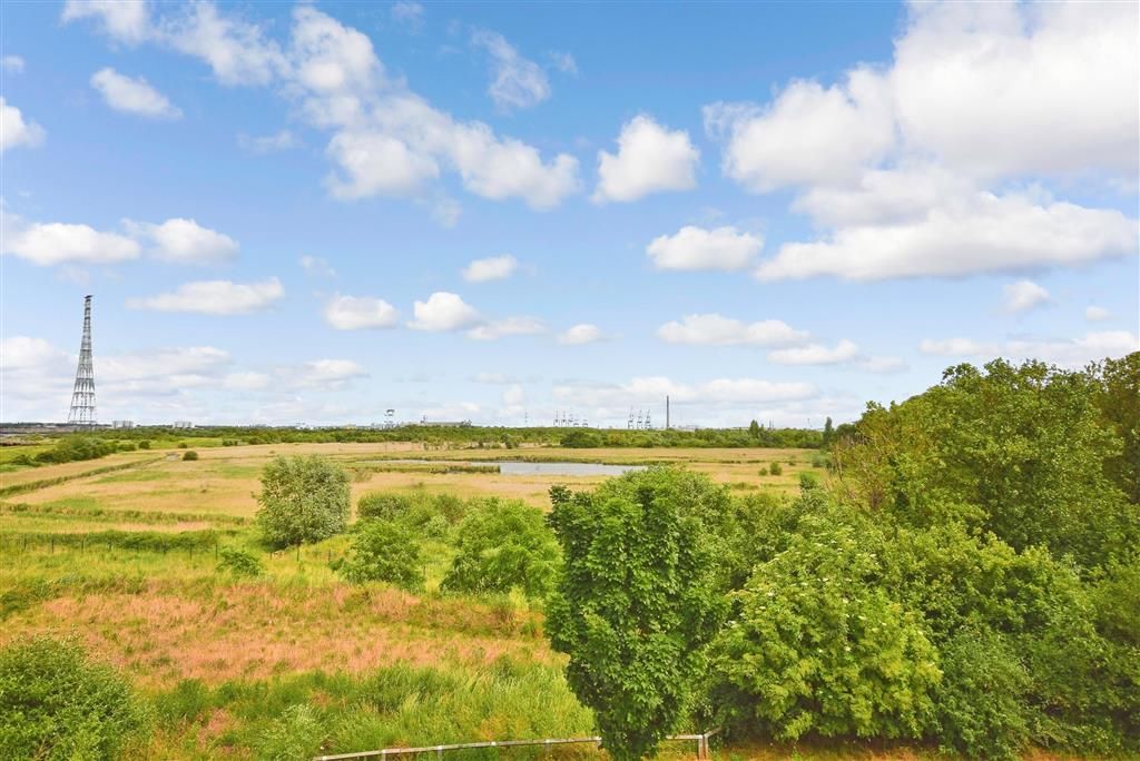 Property photo 1 of 10 Surrounding Area