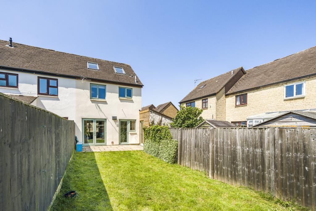 Property photo 2 of 10 External