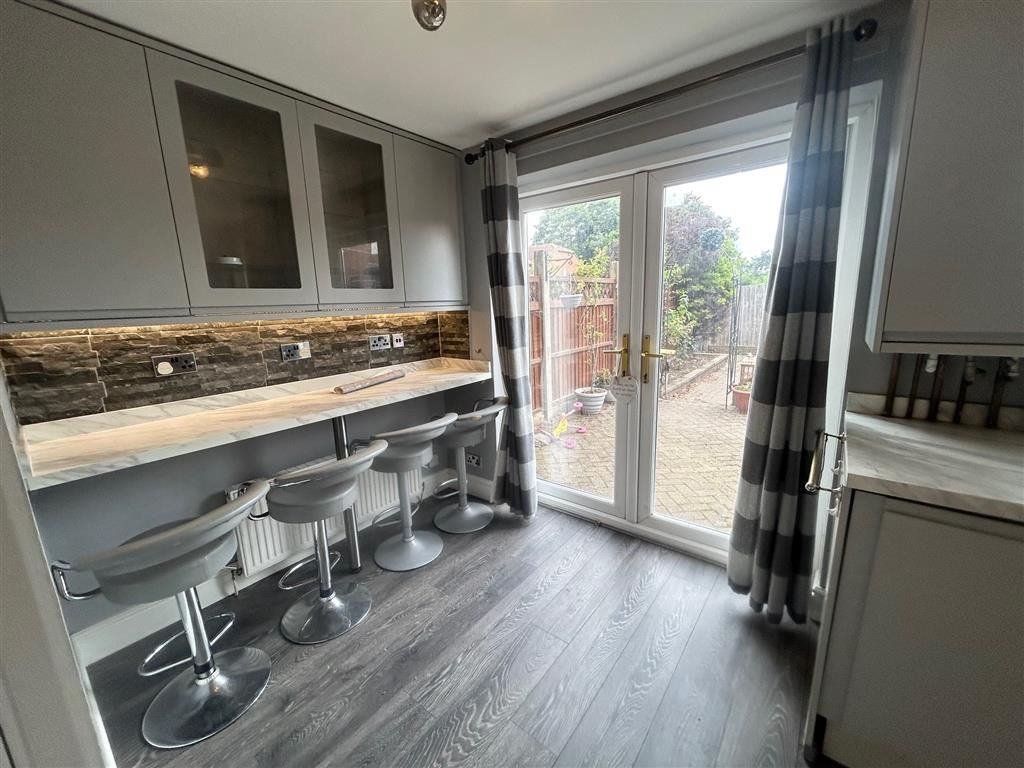 Property photo 3 of 13 Kitchen