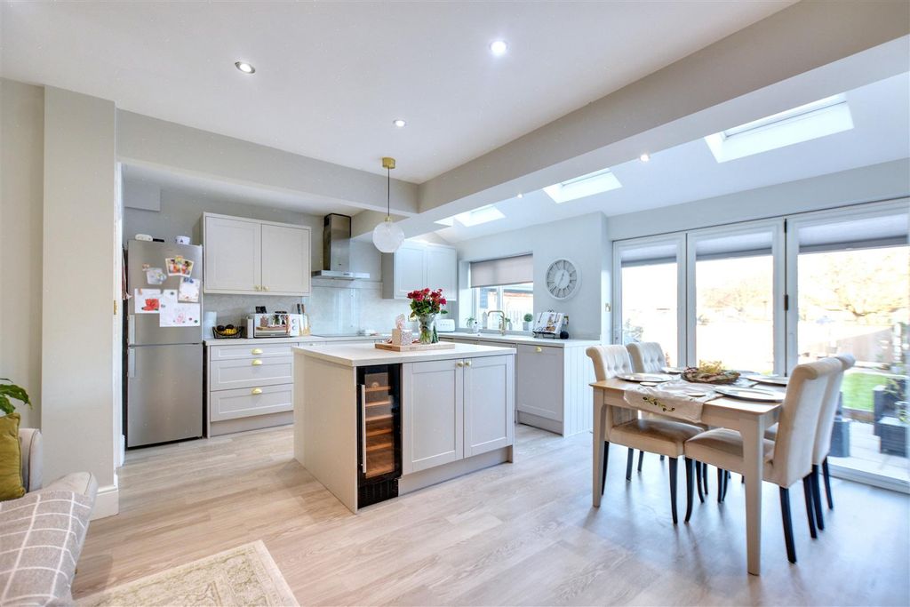 Property photo 3 of 31 Living/Dining Kitchen Area