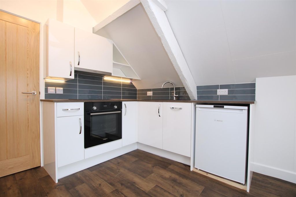 Property photo 3 of 11 Kitchen Area.Jpg