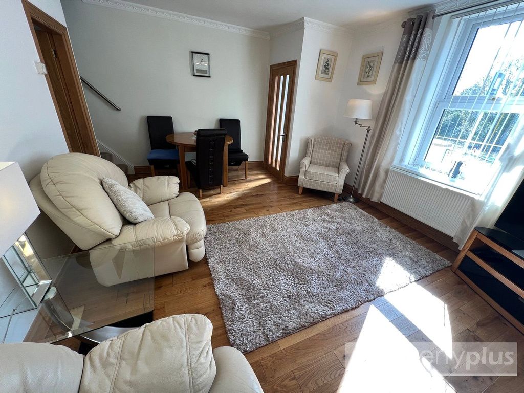 Property photo 2 of 21 Picture No. 10