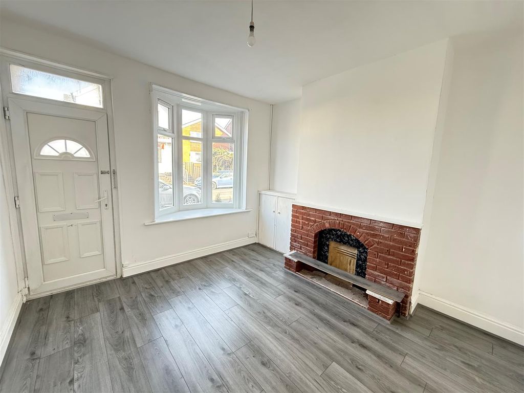 Property photo 3 of 11 3.Jpg